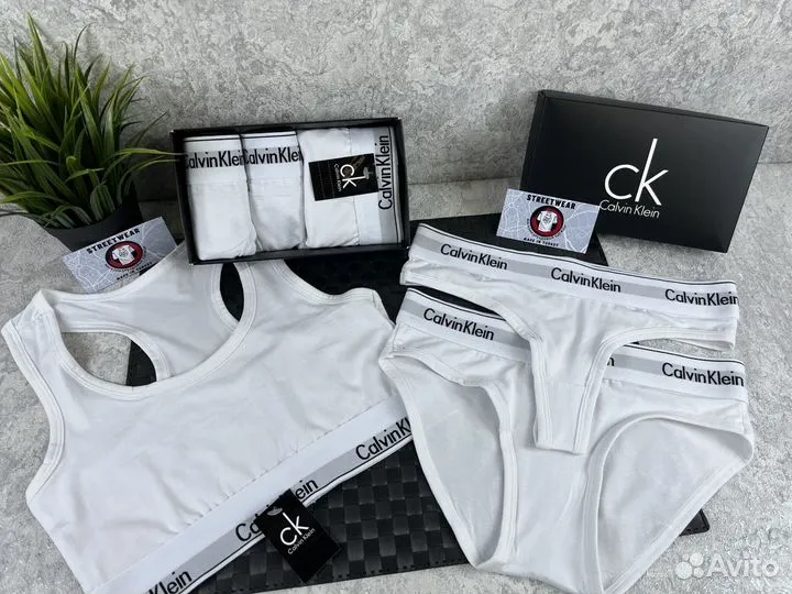 Комплект нижнего белья Calvin Klein