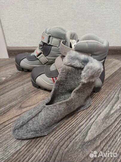 Лыжные ботинки