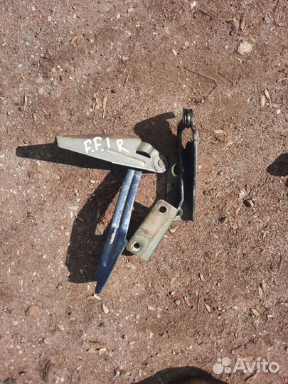 Петли капота багажника Ford Focus I