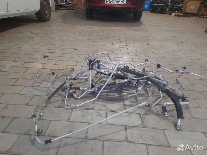 Трубки от кондиционера на Renault