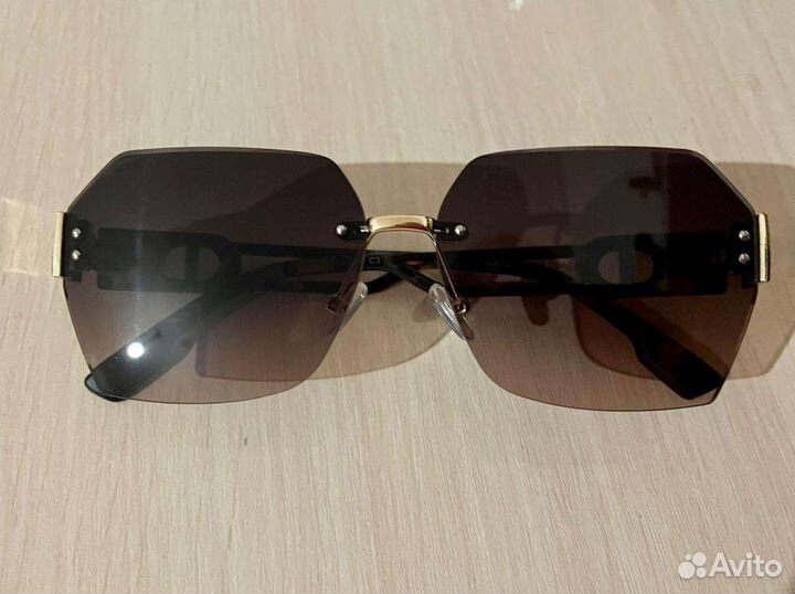 Солнцезащитные очки женские Dior