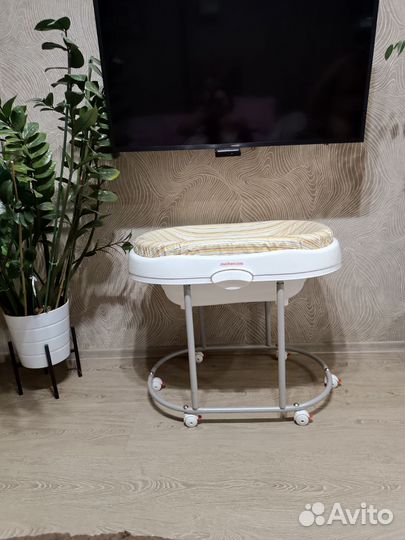 Ванночкой для купания с пеленальным столом