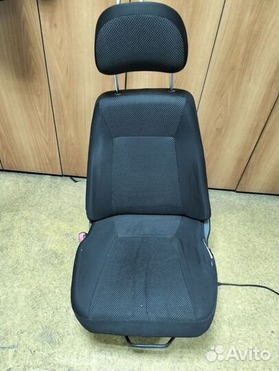 Сиденье левое нива Шевроле