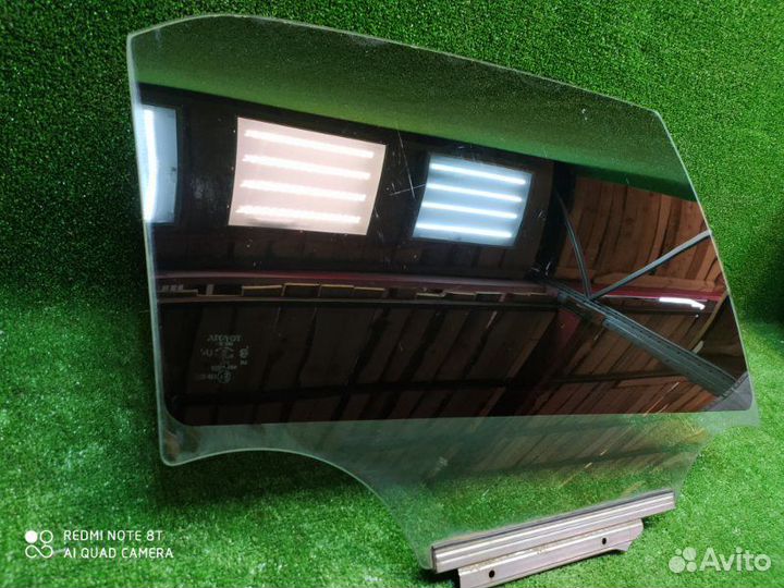 Стекло двери заднее правое Toyota Corolla 120