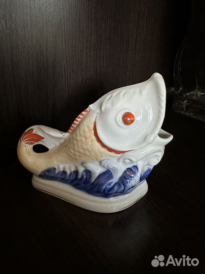 Фарфоровая статуэтка рыба