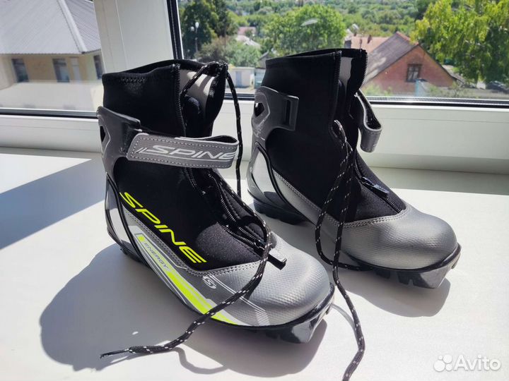 Лыжные ботинки spine новые