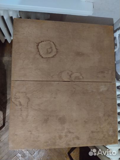 Стол из натурального дерева