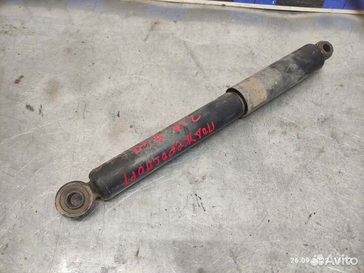 Амортизатор задний левый Mitsubishi Pajero Sport 2