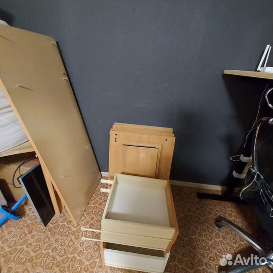 Письменный стол