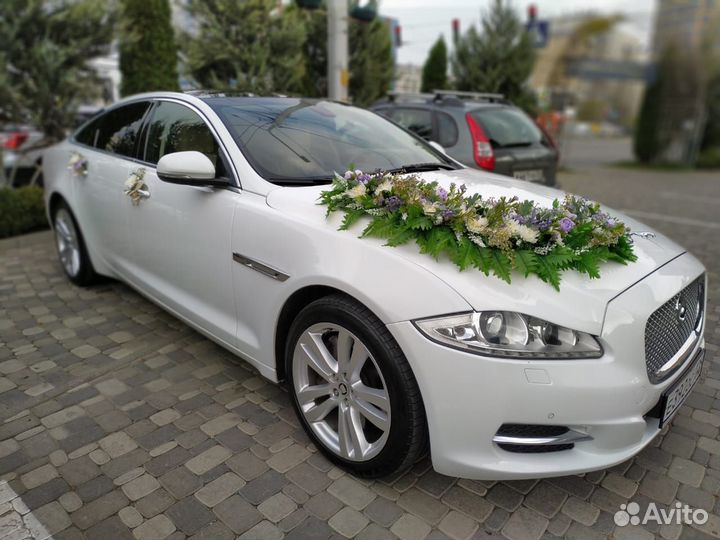 Свадебные украшения на автомобиль