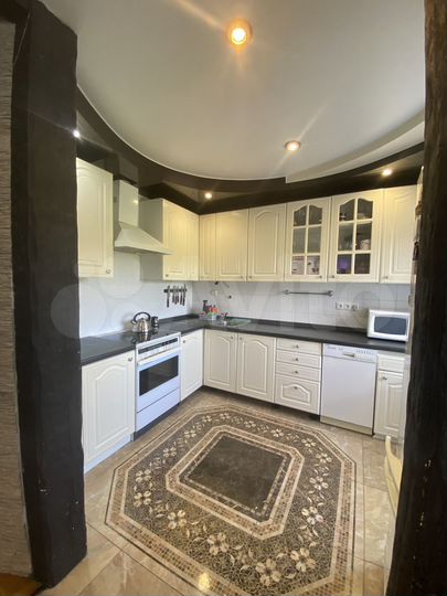 4-к. квартира, 96 м², 4/9 эт.