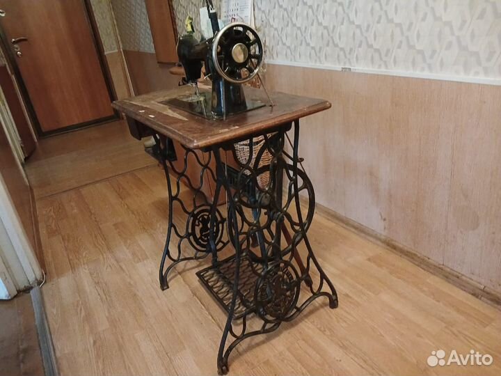 Швейная машинка подольская ножная