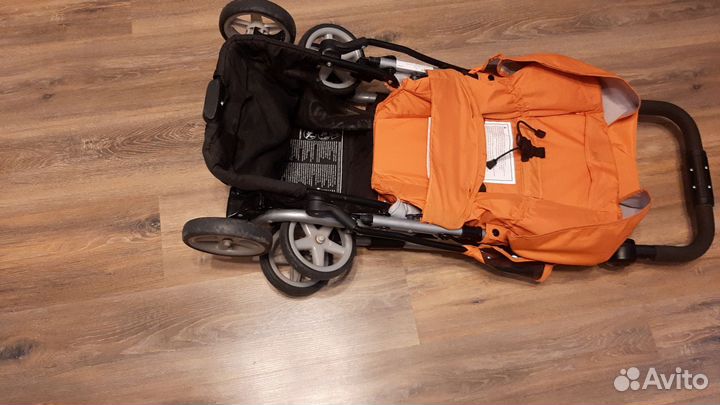 Прогулочная коляска