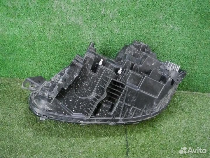 Фара правая Volvo XC90