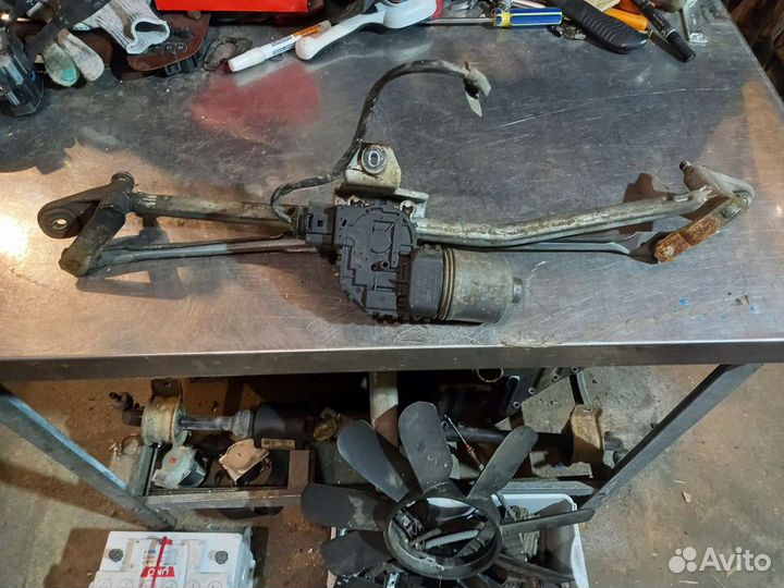 Трапеция стеклоочистителя Audi A4 B6