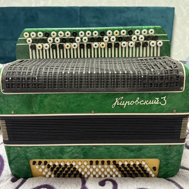 Баян Кировский 3