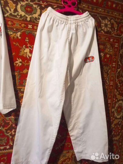 Спортивный костюм для тхеквондо