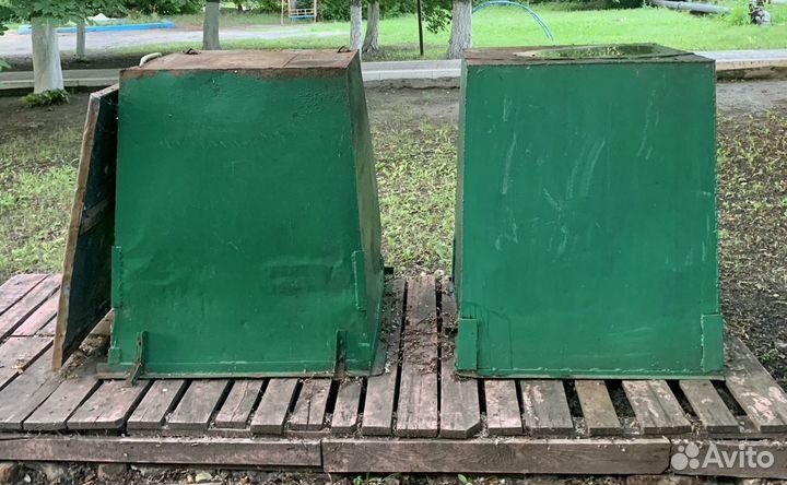 Контейнеры металлические с крышками