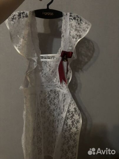 Белый школьный фартук на выпускной