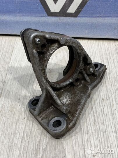 Кронштейн Крепление подвесного подшипника Renault