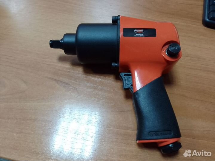Гайковерт пневматический 570Нм AV-720570