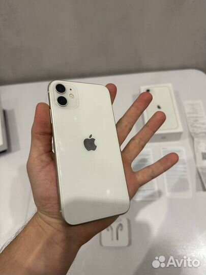 iPhone 11, 64 ГБ