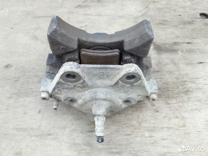 Суппорт тормозной задний левый Mercedes W220