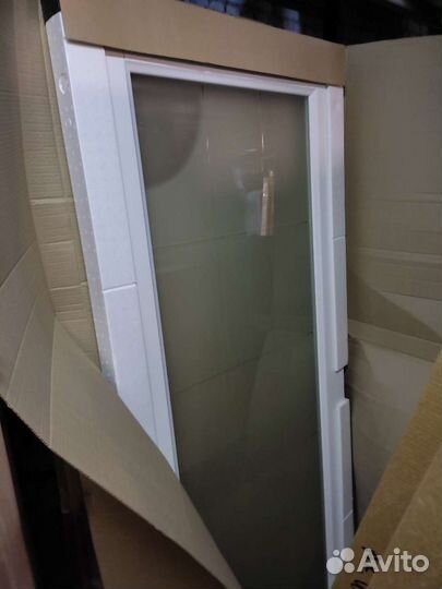 Двери Волховец с витрины на 80