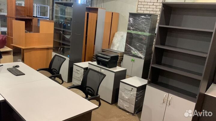 Комплект офисной мебели. REF40