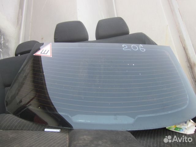 Peugeot 206 стекло заднее