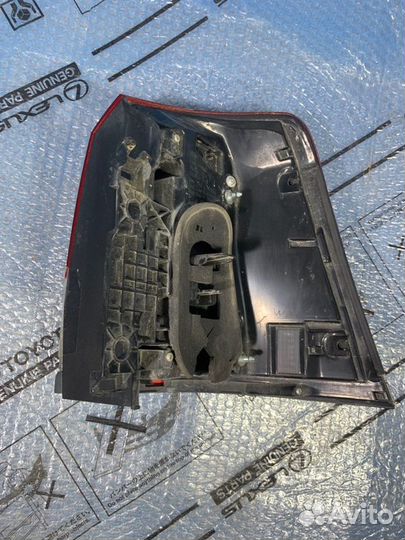 Фонарь левый Toyota Land Cruiser 200 2015