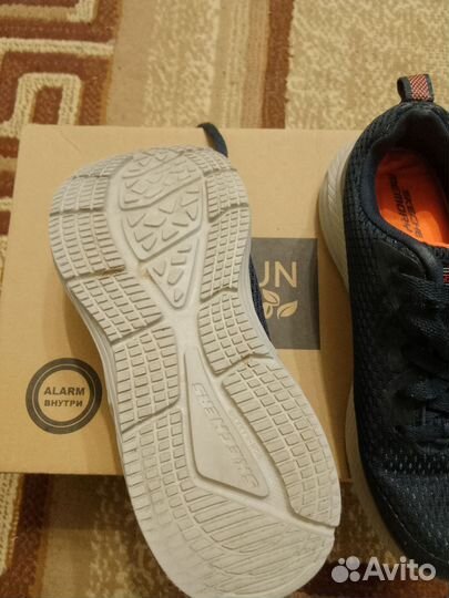 Кроссовки скетчерс