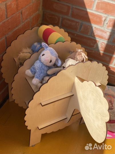 Полка в виде барашка