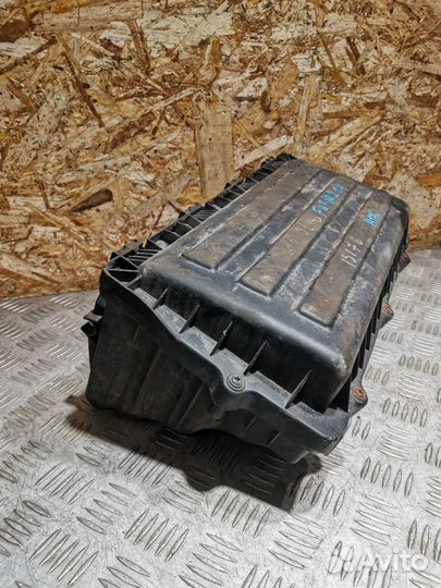 Корпус воздушного фильтра Skoda Fabia 2