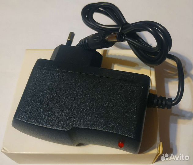 Блок питания 9V-1A