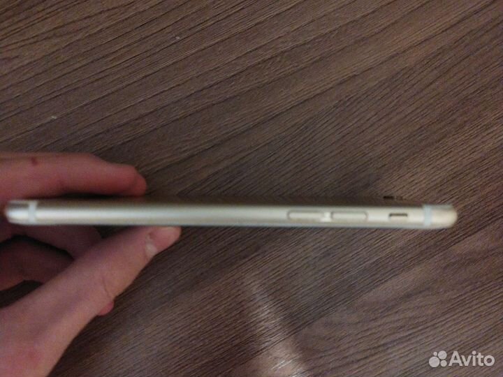 Телефон iPhone 6