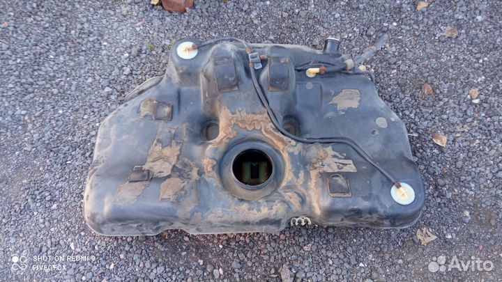 Топливный бак Nissan Primera P11