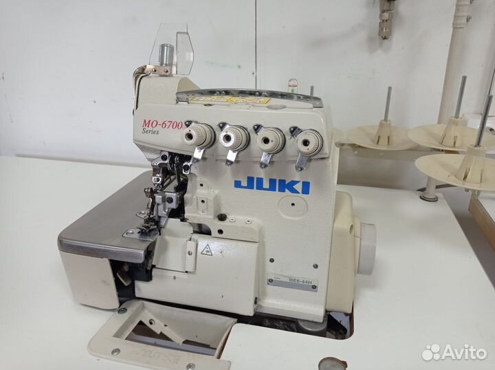Оверлок Juki MO-6714
