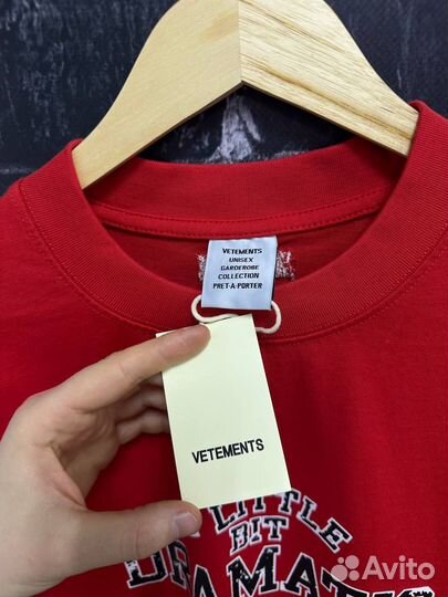 Футболка Vetements