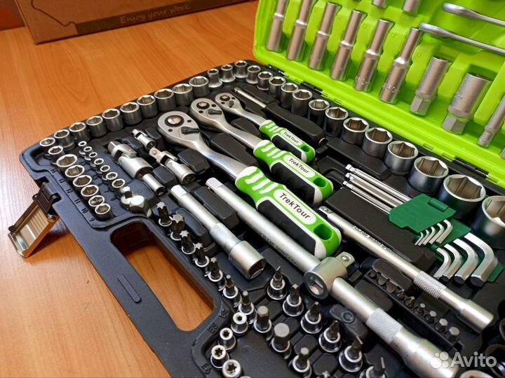 Набор инструментов с трещеточными ключами