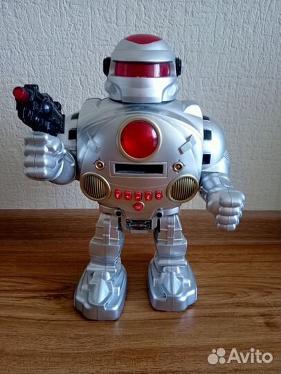 Робот на батарейках
