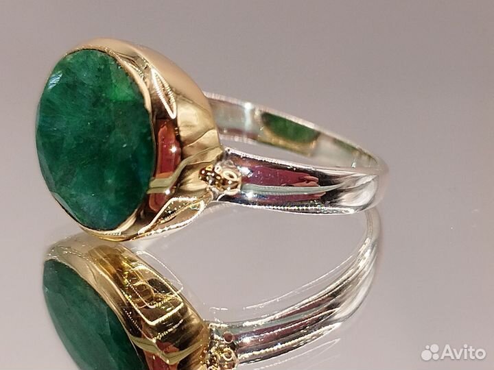 Кольцо с изумрудом