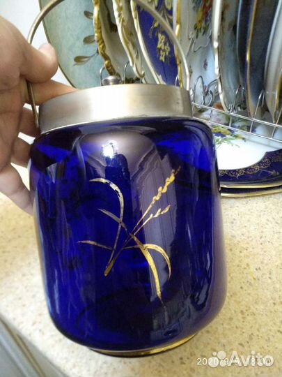 Антикварная бисквитница