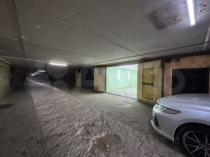 Гараж, > 30 м²