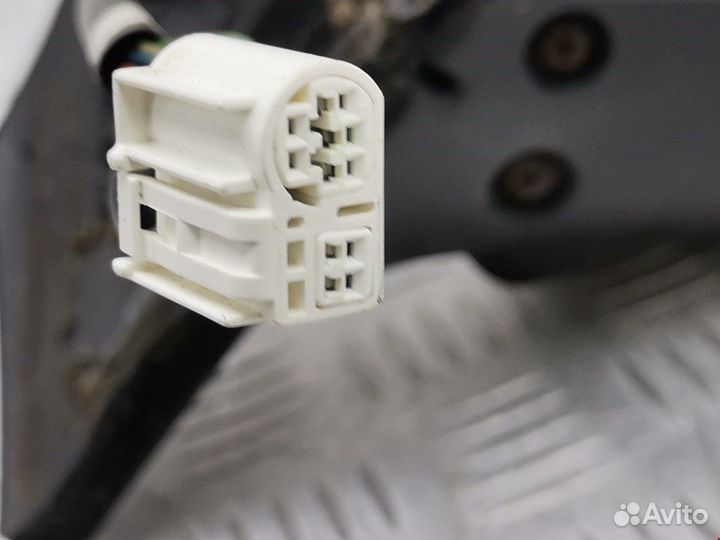 Зеркало правое электрическое Toyota Avensis