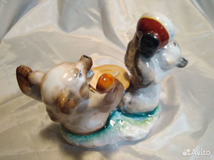 Чернильница фарфоровая «Медвежата - сладкоежки»