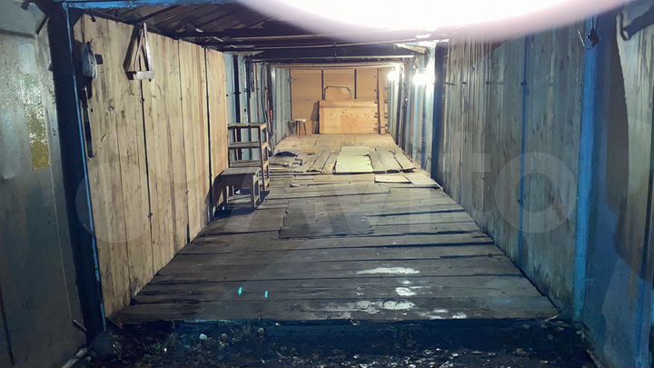 Гараж, > 30 м²