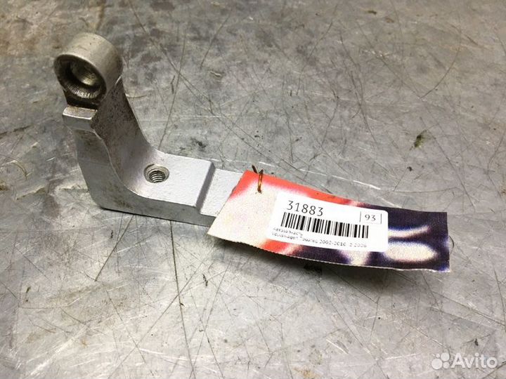 Петля двери передней левой верхняя Volkswagen