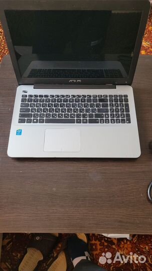 Ноутбук asus X555L