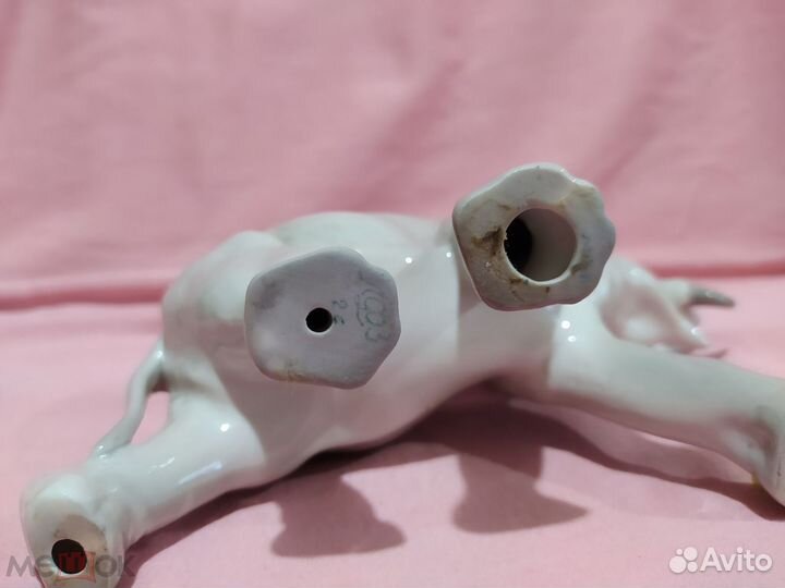 Фарфоровая фигурка 